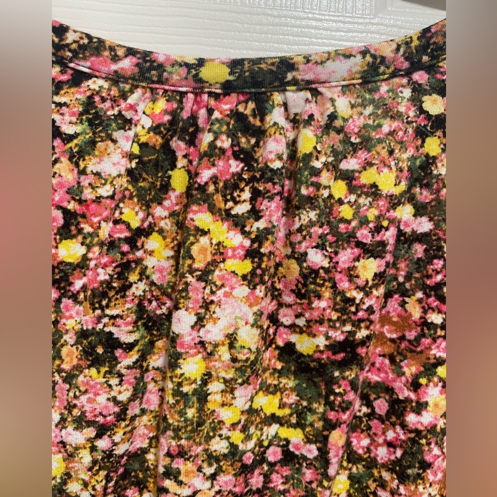 EVRI Women's V-Neck Abstract Floral Print Short Sleeve Tee Size 1X EUC - Picture 8 of 9